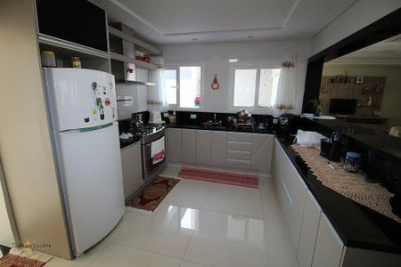 10_photo/94dcfc82bd.f7b46fd9919be053-ATLAS-afa06b7b-824a-4c16-97b9-ebe3144527e2.jpg de casa à venda com 4 quartos, 242m² em Pinheirinho, Curitiba