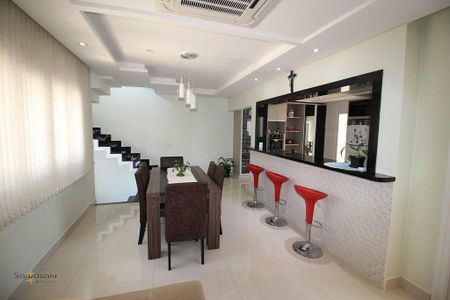 10_photo/94dcfc82bd.f7b46fd9919be053-ATLAS-b713520a-76bd-478e-8d01-52e6d624227f.jpg de casa à venda com 4 quartos, 242m² em Pinheirinho, Curitiba