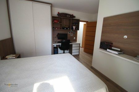 5_photo/94dcfc82bd.f7b46fd9919be053-ATLAS-cf0c86e0-afab-413a-8fbc-17e746db11c9.jpg de casa à venda com 4 quartos, 242m² em Pinheirinho, Curitiba