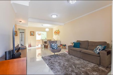 5_photo/94dcfc83a1.7a37549eceeba21f-ATLAS-2c5e4223-b40e-4a5c-bf63-7bab79c0bff7.jpg de casa à venda com 3 quartos, 120m² em Pinheirinho, Curitiba