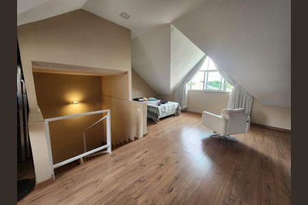 8_photo/94dcfc858b.f004b3811d646080-ATLAS-3fc4e07c-a96e-4141-bc15-dbf9ec6c7f55.jpg de casa à venda com 3 quartos, 110m² em Pinheirinho, Curitiba