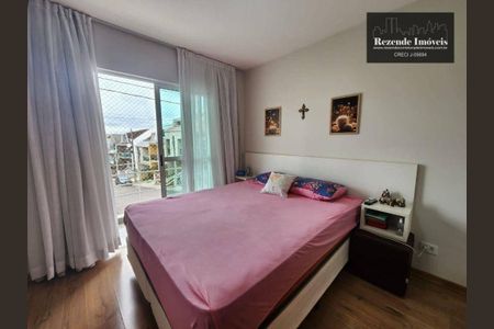 12_photo/94dcfc858b.f0e1fa58fd85504b-ATLAS-177546be-238c-4f8e-bc07-dd28763d3ca6.jpg de casa à venda com 3 quartos, 110m² em Pinheirinho, Curitiba