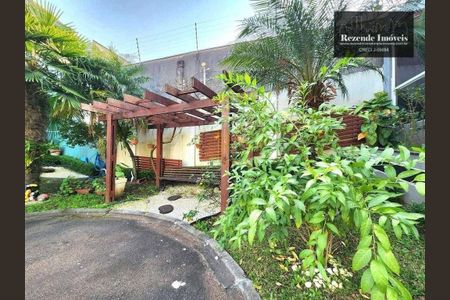 1_photo/94dcfc858b.f0e1fa58fd85504b-ATLAS-38d65728-889a-4e82-8fc9-d03ea691965b.jpg de casa à venda com 3 quartos, 110m² em Pinheirinho, Curitiba