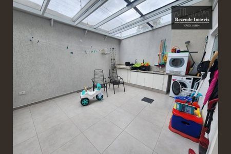 2_photo/94dcfc858b.f0e1fa58fd85504b-ATLAS-a82cfb3f-1d11-478b-bcad-910c14810e48.jpg de casa à venda com 3 quartos, 110m² em Pinheirinho, Curitiba