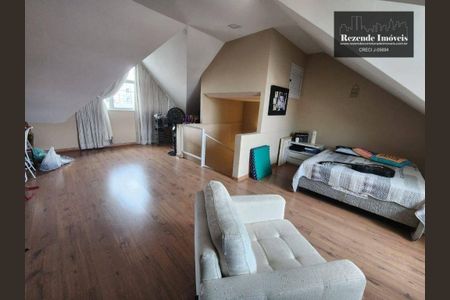 5_photo/94dcfc858b.f0e1fa58fd85504b-ATLAS-aec61d32-9104-45ba-816d-6a8a837edaf8.jpg de casa à venda com 3 quartos, 110m² em Pinheirinho, Curitiba