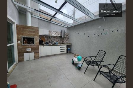 1_photo/94dcfc858b.f0e1fa58fd85504b-ATLAS-b610088a-4049-4e19-b575-20a5f6e58d0c.jpg de casa à venda com 3 quartos, 110m² em Pinheirinho, Curitiba