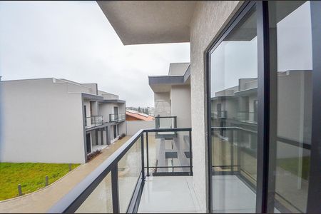 5_photo/94dcfc85c7.0707921e8da44f55-ATLAS-d6a93aa0-b795-4a9e-b79b-616e7b43142e.jpg de casa à venda com 3 quartos, 79m² em Pinheirinho, Curitiba