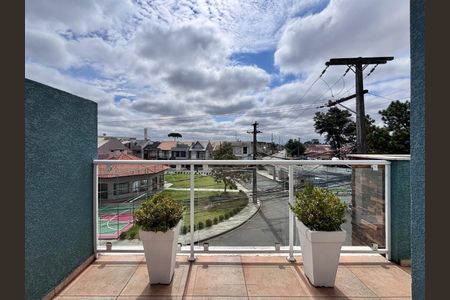 2_photo/94dcfc8699.958ab4e2955fd321-ATLAS-0890eea9-e7fe-4acd-947f-aaee251b64d9.jpg de casa à venda com 3 quartos, 143m² em Pinheirinho, Curitiba