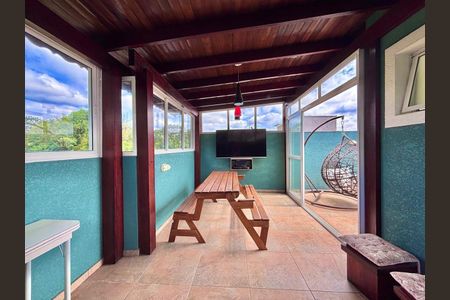 5_photo/94dcfc8699.958ab4e2955fd321-ATLAS-125d9b9d-9720-4287-86e2-6f0ad4af6d4e.jpg de casa à venda com 3 quartos, 143m² em Pinheirinho, Curitiba