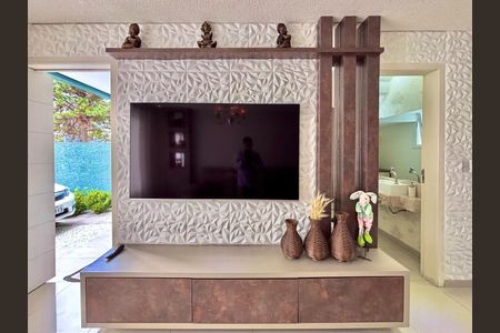 7_photo/94dcfc8699.958ab4e2955fd321-ATLAS-e7ba80ea-e009-42d2-a198-42ab9856770d.jpg de casa à venda com 3 quartos, 143m² em Pinheirinho, Curitiba