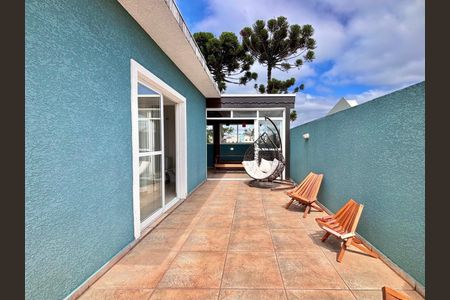 5_photo/94dcfc8699.958ab4e2955fd321-ATLAS-fb2264ed-b63e-4f00-9d0b-33b36b754274.jpg de casa à venda com 3 quartos, 143m² em Pinheirinho, Curitiba