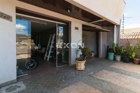 5_photo/94dcfc938b.178241b91399e1ed-ATLAS-bcc5a1e4-85c9-4599-929b-2a614db7caac.jpg de casa à venda com 3 quartos, 337m² em Pinheirinho, Curitiba