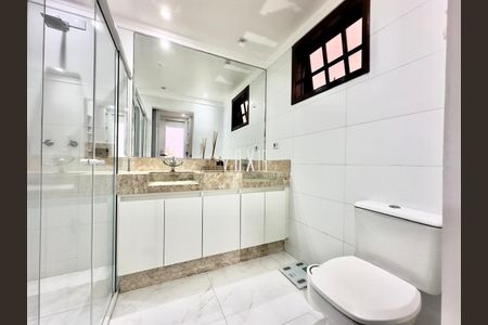 21_photo/94dcfc93ef.ebbd8bc3dc39b939-ATLAS-87b9efeb-9d53-47f2-aa07-33bcc5ea4abd.jpg de casa à venda com 3 quartos, 250m² em Pinheirinho, Curitiba