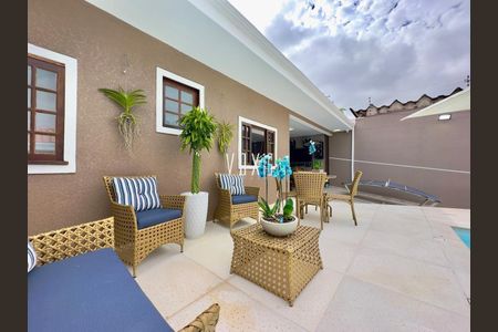 8_photo/94dcfc93ef.ebbd8bc3dc39b939-ATLAS-ca89e7ec-14cc-4559-8a73-575ae2bfb37f.jpg de casa à venda com 3 quartos, 250m² em Pinheirinho, Curitiba