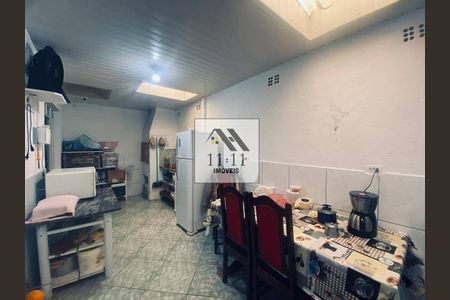 4_photo/94dcfc94a3.1061d8d006d8df0d-ATLAS-081b572b-b704-4a87-b3a7-3161d06c6061.jpg de casa à venda com 2 quartos, 60m² em Pinheirinho, Curitiba