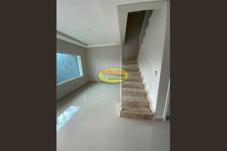 5_photo/94dcfc959f.1c5ee5b12bdcf8f7-ATLAS-b8f76a26-8f55-46de-9f19-2dd2a344a6f3.jpg de casa à venda com 3 quartos, 192m² em Pinheirinho, Curitiba