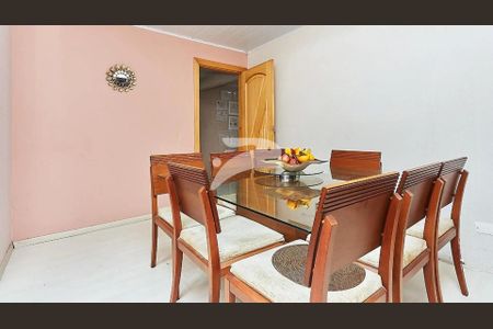 4_photo/94dcfc960b.caf05d291a694e81-ATLAS-18c5a99d-2d00-4abe-94bd-fa90e75343cf.jpg de casa à venda com 4 quartos, 206m² em Capão Raso, Curitiba