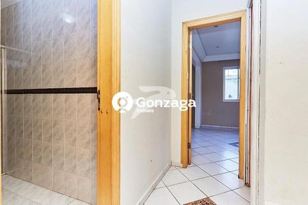 29_photo/94dcfc960b.caf05d291a694e81-ATLAS-90ee71ed-6c6b-4e7b-8510-61a4526a3b00.jpg de casa à venda com 4 quartos, 206m² em Capão Raso, Curitiba