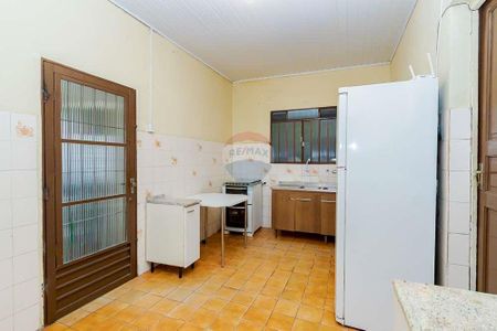 19_photo/94dcfc9649.aafe00bdf01c708e-ATLAS-9ca44b52-47ce-4a53-a1f5-e3ee1623b6e8.jpg de casa à venda com 3 quartos, 108m² em Capão Raso, Curitiba