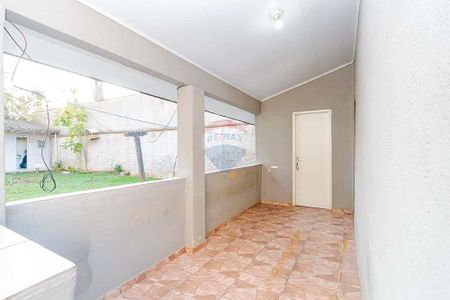 27_photo/94dcfc9649.aafe00bdf01c708e-ATLAS-a686c910-818b-43e1-b416-758dc93d2e40.jpg de casa à venda com 3 quartos, 108m² em Capão Raso, Curitiba