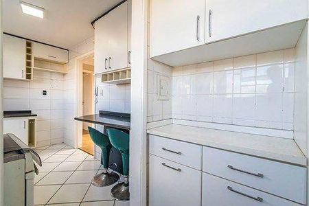 8_photo/94dcfc965d.d5a0f355ba531730-ATLAS-2ce2f941-d07c-47ac-9765-24b091915708.jpg de apartamento para alugar com 2 quartos, 44m² em Pinheirinho, Curitiba