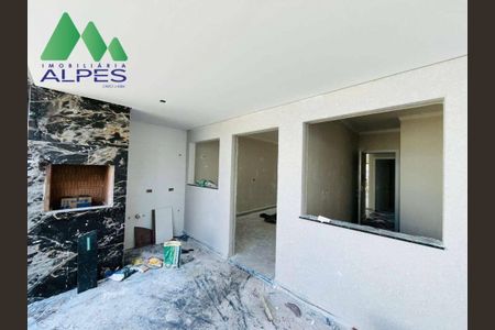7_photo/94dcfc9cbd.4eec0518dd639ed5-ATLAS-23bc1f1c-8a32-4471-8583-bdec58bafa97.jpg de casa à venda com 3 quartos, 87m² em Pinheirinho, Curitiba