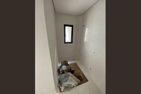 8_photo/94dcfc9e43.338484fd79a03e99-ATLAS-b8c89451-c304-4dca-8b23-4e615ecfa475.jpg de casa à venda com 3 quartos, 145m² em Pinheirinho, Curitiba