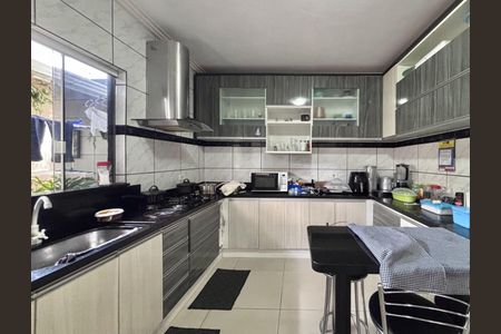 1_photo/94dcfc9e43.98b2df3b8d936f6f-ATLAS-00b2c44e-f37d-4b29-9b6b-3101f241f200.jpg de casa à venda com 3 quartos, 140m² em Pinheirinho, Curitiba