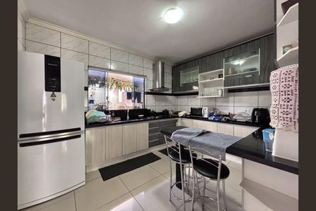 2_photo/94dcfc9e43.98b2df3b8d936f6f-ATLAS-06ff3fc8-4ebe-43e3-8b0f-88a1308fbea0.jpg de casa à venda com 3 quartos, 140m² em Pinheirinho, Curitiba