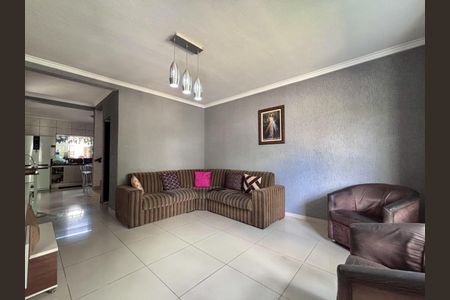 8_photo/94dcfc9e43.98b2df3b8d936f6f-ATLAS-57627351-b5c5-403f-a8c1-efb5e0c526ba.jpg de casa à venda com 3 quartos, 140m² em Pinheirinho, Curitiba