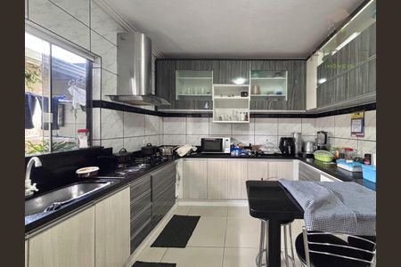 5_photo/94dcfc9e43.98b2df3b8d936f6f-ATLAS-c81d3ffb-2d50-4ef6-a6dd-5443f59ebdc9.jpg de casa à venda com 3 quartos, 140m² em Pinheirinho, Curitiba