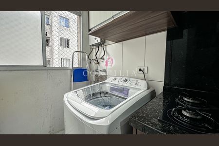 4_photo/94dcfca14d.ae51fdf35dd2c9d6-ATLAS-a527af2a-97a9-4bb5-b6d6-4f7eba985b67.jpg de apartamento à venda com 2 quartos, 45m² em Pinheirinho, Curitiba