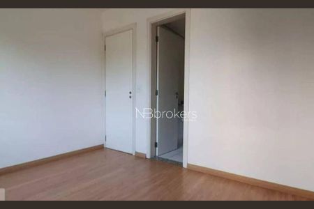 5_photo/94dcfca543.39a8be5dd74113a2-ATLAS-6ea70853-d3e0-49bf-9f47-168616f46fc7.jpg de apartamento à venda com 3 quartos, 70m² em Capão Raso, Curitiba