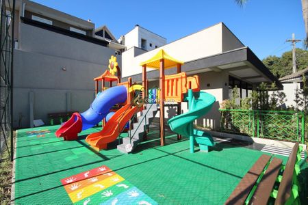 44_photo/94dcfca58d.caf6c04f909f2ef2-ATLAS-3842c8fd-bd48-4e4b-b762-e25d0b87c679.jpg de casa à venda com 3 quartos, 175m² em Pinheirinho, Curitiba