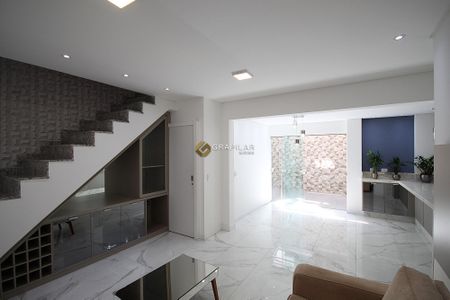 3_photo/94dcfca58d.caf6c04f909f2ef2-ATLAS-6ed2bbad-1c8a-479e-bfa9-c2211f826a8b.jpg de casa à venda com 3 quartos, 175m² em Pinheirinho, Curitiba