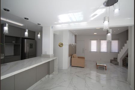 5_photo/94dcfca58d.caf6c04f909f2ef2-ATLAS-977b85fd-91d5-4d26-afc2-2e12ed1e9901.jpg de casa à venda com 3 quartos, 175m² em Pinheirinho, Curitiba