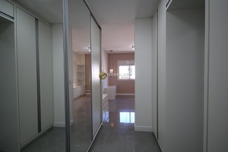 28_photo/94dcfca58d.caf6c04f909f2ef2-ATLAS-c21a77ae-2bef-440e-90ca-9486b5b29776.jpg de casa à venda com 3 quartos, 175m² em Pinheirinho, Curitiba