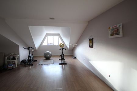 5_photo/94dcfca595.96458e673c4e6a1a-ATLAS-4f8a725a-9a3b-484c-890d-fffc390a284b.jpg de casa à venda com 3 quartos, 326m² em Pinheirinho, Curitiba