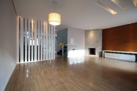 2_photo/94dcfca595.96458e673c4e6a1a-ATLAS-9a22fa9a-04c3-47e4-9f86-34a8a02c24e4.jpg de casa à venda com 3 quartos, 326m² em Pinheirinho, Curitiba