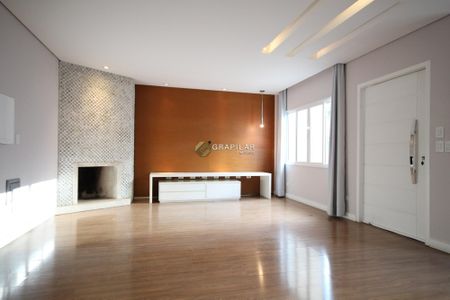 2_photo/94dcfca595.96458e673c4e6a1a-ATLAS-f329ff66-c787-4f30-b3e7-e3fe8549cf38.jpg de casa à venda com 3 quartos, 326m² em Pinheirinho, Curitiba