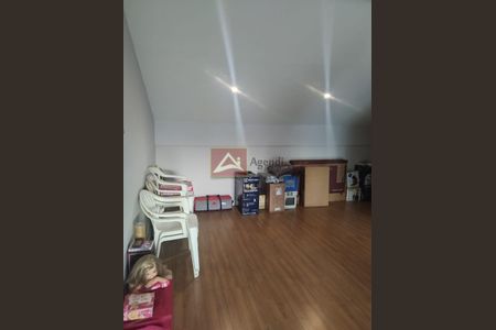 10_photo/94dcfca5c1.06299f0fc18e77f9-ATLAS-8294c5b8-aac2-402c-8317-5a18f70243db.jpg de casa à venda com 3 quartos, 326m² em Pinheirinho, Curitiba