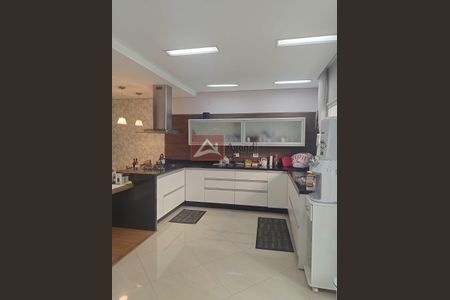 1_photo/94dcfca5c1.06299f0fc18e77f9-ATLAS-a2a86fe0-65a7-4066-a565-e476abeeaf16.jpg de casa à venda com 3 quartos, 326m² em Pinheirinho, Curitiba