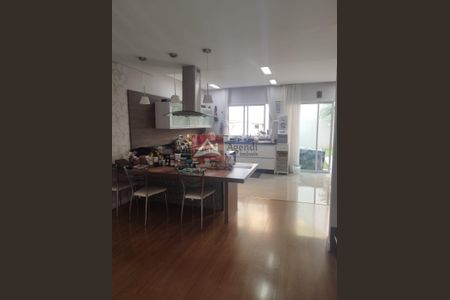 8_photo/94dcfca5c1.06299f0fc18e77f9-ATLAS-ee98e401-e4d7-4e91-96a6-5aba24edc5a0.jpg de casa à venda com 3 quartos, 326m² em Pinheirinho, Curitiba