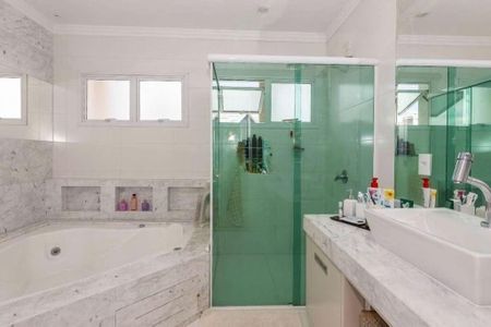 18_photo/94dcfca5c1.3949eb60e8e65e7a-ATLAS-0ac69ae2-ba7d-41b8-a1d7-1e99c9897f70.jpg de casa à venda com 3 quartos, 326m² em Pinheirinho, Curitiba