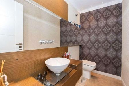 19_photo/94dcfca5c1.3949eb60e8e65e7a-ATLAS-40a72473-c95d-40a6-8715-7e1e35fe8240.jpg de casa à venda com 3 quartos, 326m² em Pinheirinho, Curitiba