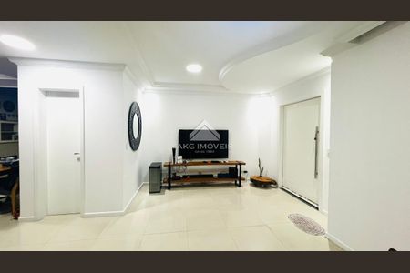 4_photo/94dcfca5db.feaa89eb880974ad-ATLAS-a8230a83-1478-4ff3-a7be-bef22a8114ac.jpg de casa à venda com 3 quartos, 165m² em Pinheirinho, Curitiba