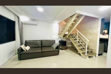 5_photo/94dcfca5db.feaa89eb880974ad-ATLAS-cecb0767-a300-4ade-8b99-0b13d3215af3.jpg de casa à venda com 3 quartos, 165m² em Pinheirinho, Curitiba