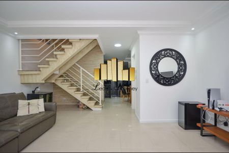 23_photo/94dcfca5eb.27a900e001c278db-ATLAS-66d64f21-77de-42ba-bce7-00206dfbd1cd.jpg de casa à venda com 4 quartos, 165m² em Pinheirinho, Curitiba