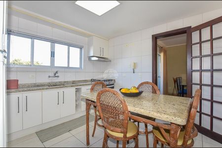 34_photo/94dcfca833.1b384e982e198065-ATLAS-fe232d80-ee8b-4797-a257-bd7f719bd714.jpg de apartamento à venda com 3 quartos, 260m² em Capão Raso, Curitiba