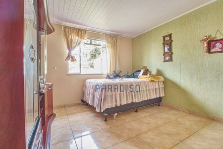 3_photo/94dcfca8a5.58506769bdfd2446-ATLAS-c75ad89b-8969-4f42-864a-d80fcca062cc.jpg de casa à venda com 5 quartos, 250m² em Capão Raso, Curitiba